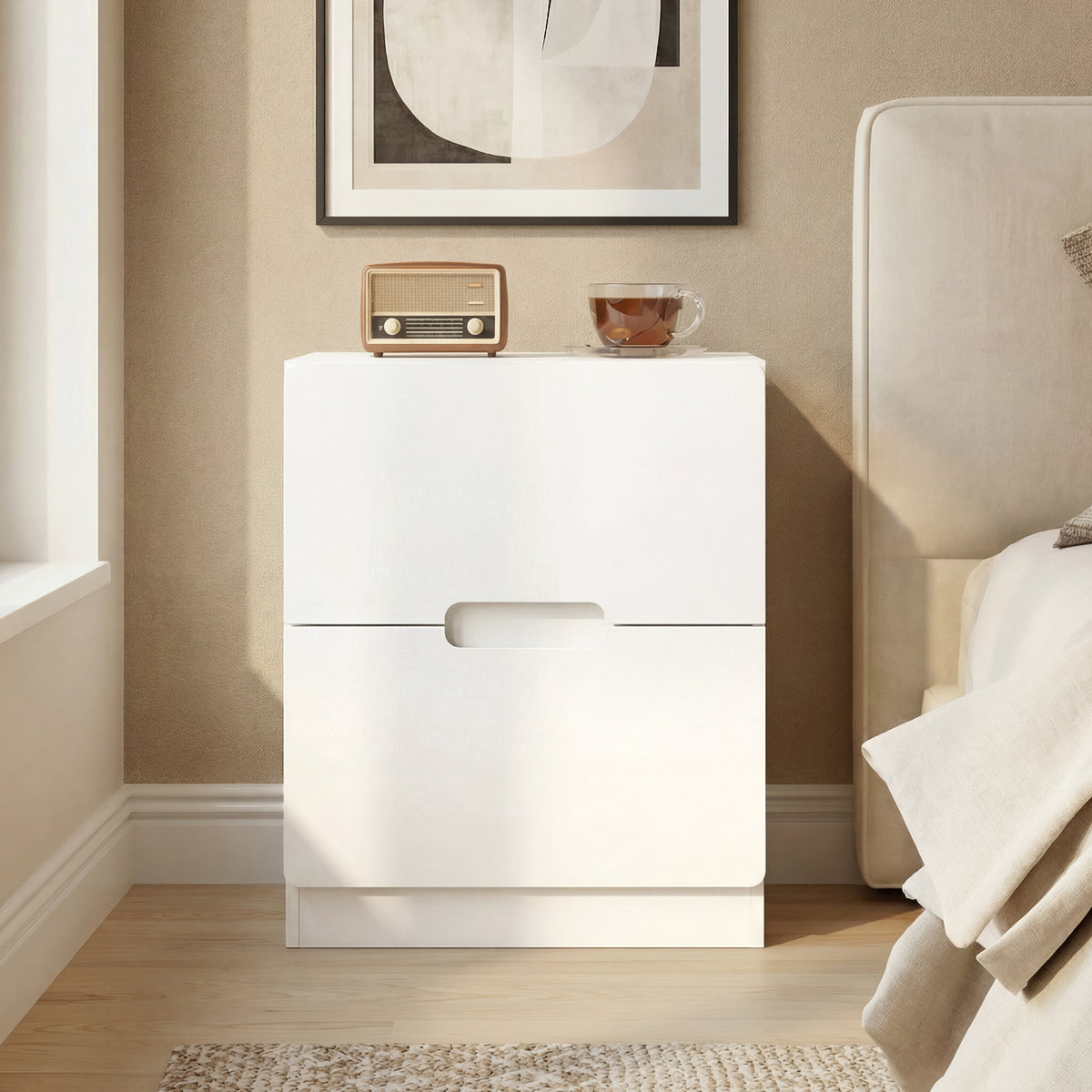 RoyalCraft 2 Drawer Nightstand, Modern Bedside Table with Handless Design, Wood Side Table for Bedroom, Living Room, Hallway