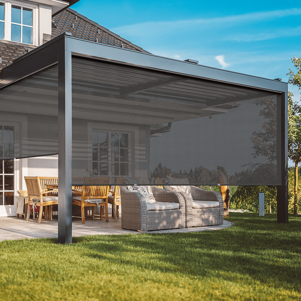 Royalcraft Cordless Outdoor Roller Sun Shade with Pole，6'Wx8'H 420GSM 95% Blockout Waterproof Outdoor Blinds Roll Up for Gazebo Porch, Deck, Pergola,Black